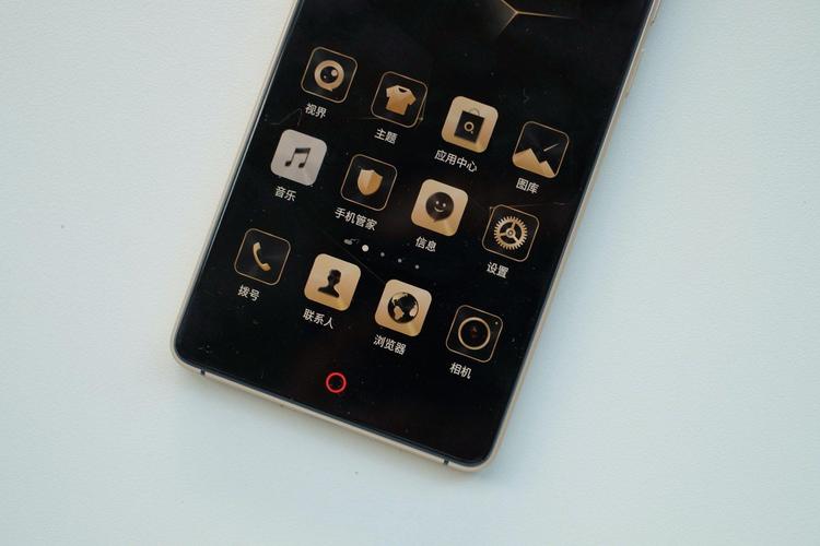 nubia Z11 黑金版版感受：不只是简易刷了层漆