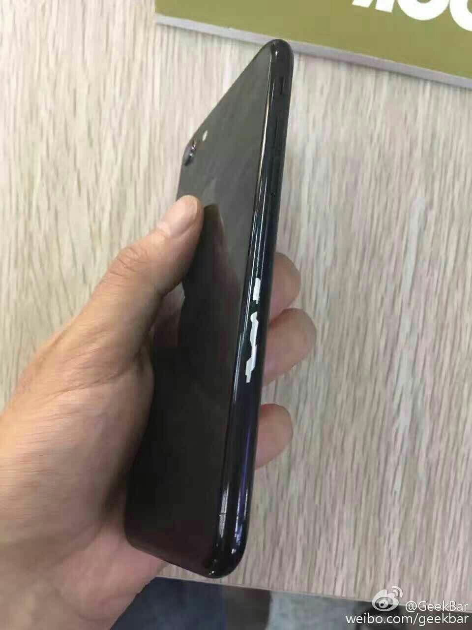 再爆了漆门！亮黑版iPhone 7有什么原因立足于销售市场？