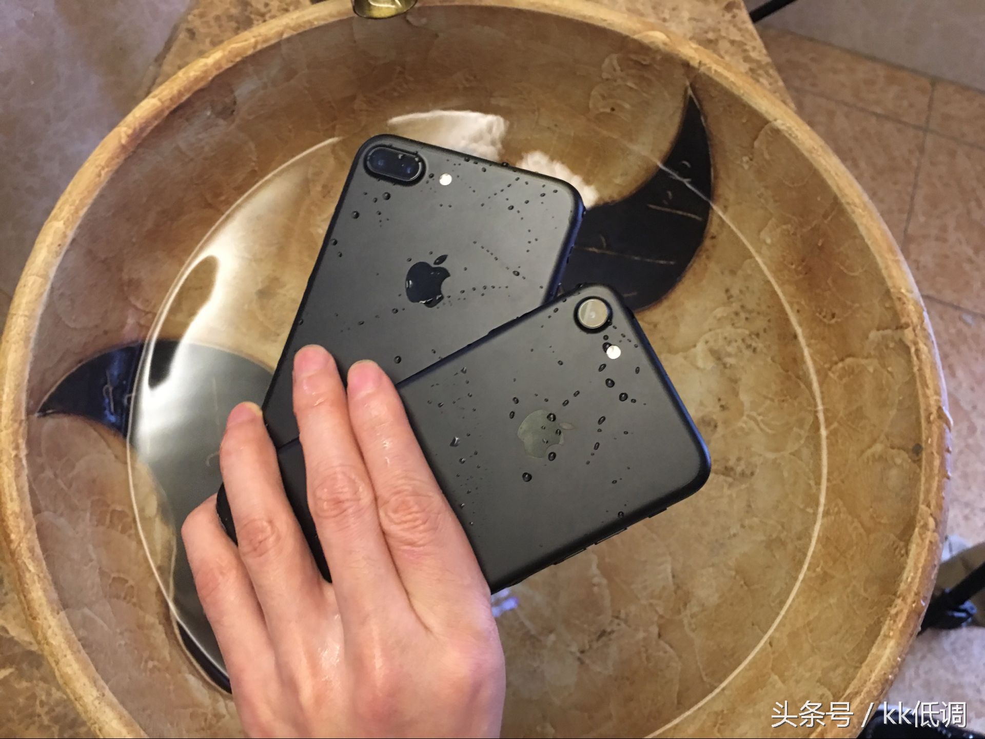 磨砂黑不输亮黑 iPhone7/7plus港行中国发行 真机实拍视频