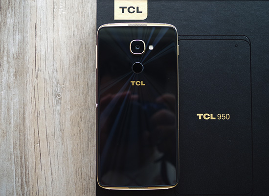 黑金商务范儿 TCL 950上手评测 独树一帜的新旗舰