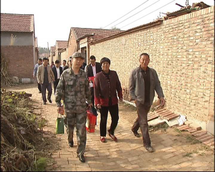 中国人民解放军71872部队来宁津看望慰问维和战士谷金凯家人