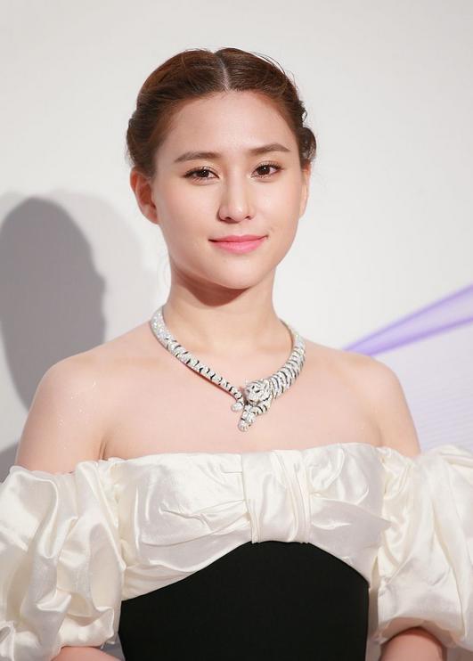 窦骁:与2位富家女擦肩而过,俘获“最美千金”何