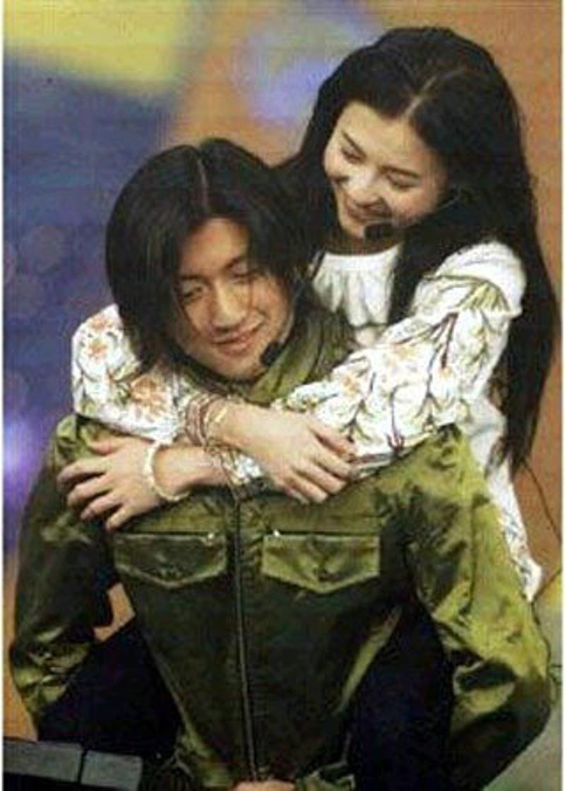 谢霆锋爱过的6个女人，都是“姐姐辈”，最大大他8岁，最小3个月