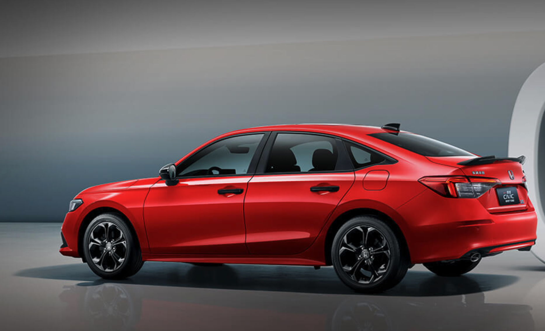 关于新款思域的外观其实没有太多需要说的地方,不能说是三百六十度无