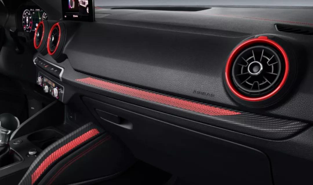 成都车展一汽奥迪这样玩儿，哪个年轻人顶得住啊！