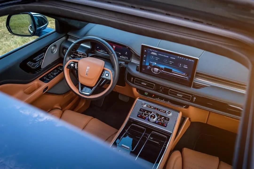 60万豪华中大型SUV，林肯飞行家和捷尼赛思GV80怎么选？