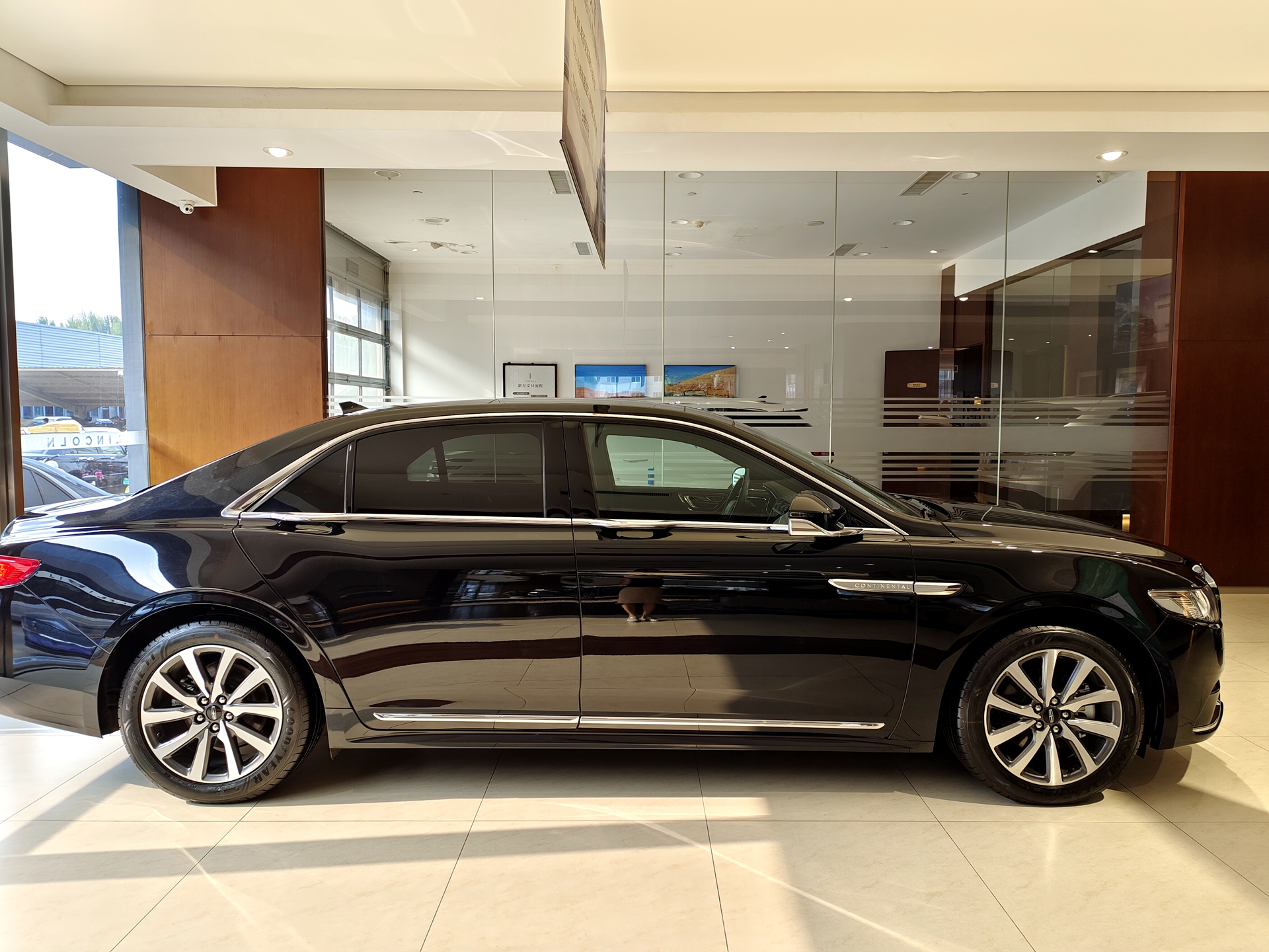 經(jīng)典美系豪華轎車 實(shí)拍林肯大陸尊享版 且買且珍惜