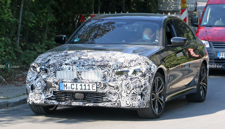 宝马再暴露两新车：新3天使眼勺子灯不再，M4CSL版更激进！