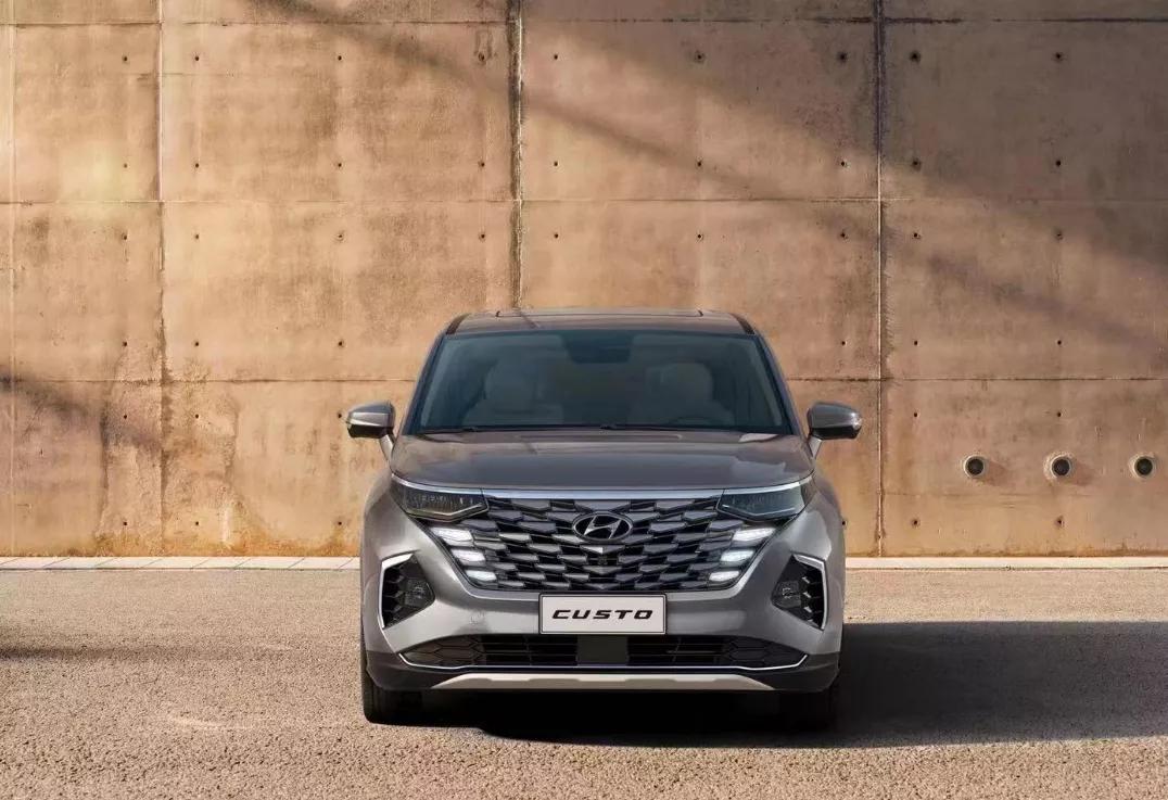 北京現代全新MPV官圖發布；蔚來ET7諜照曝光