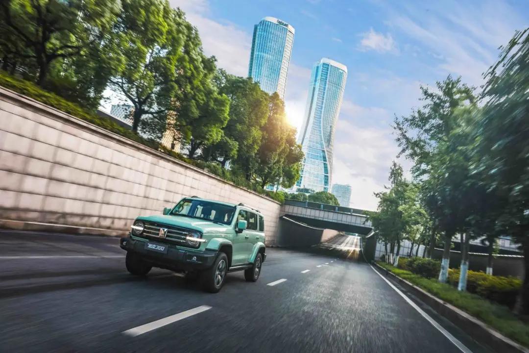 坦克300：削弱了四驱系统的城市版比越野版贵在了哪儿？