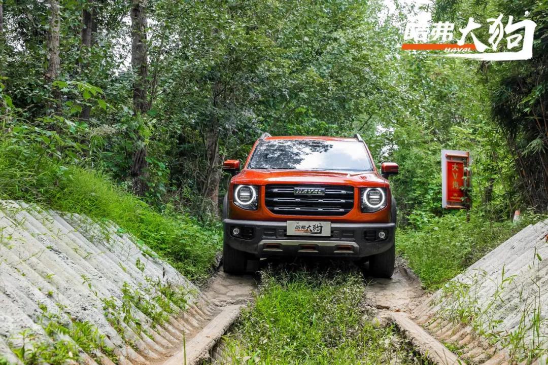 2.0T发动机+两把锁，十多万元的哈弗大狗能不能去野？