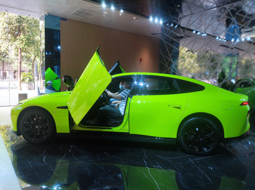 探店|那些不图赚钱也要开在太古里的汽车体验店，到底图啥？