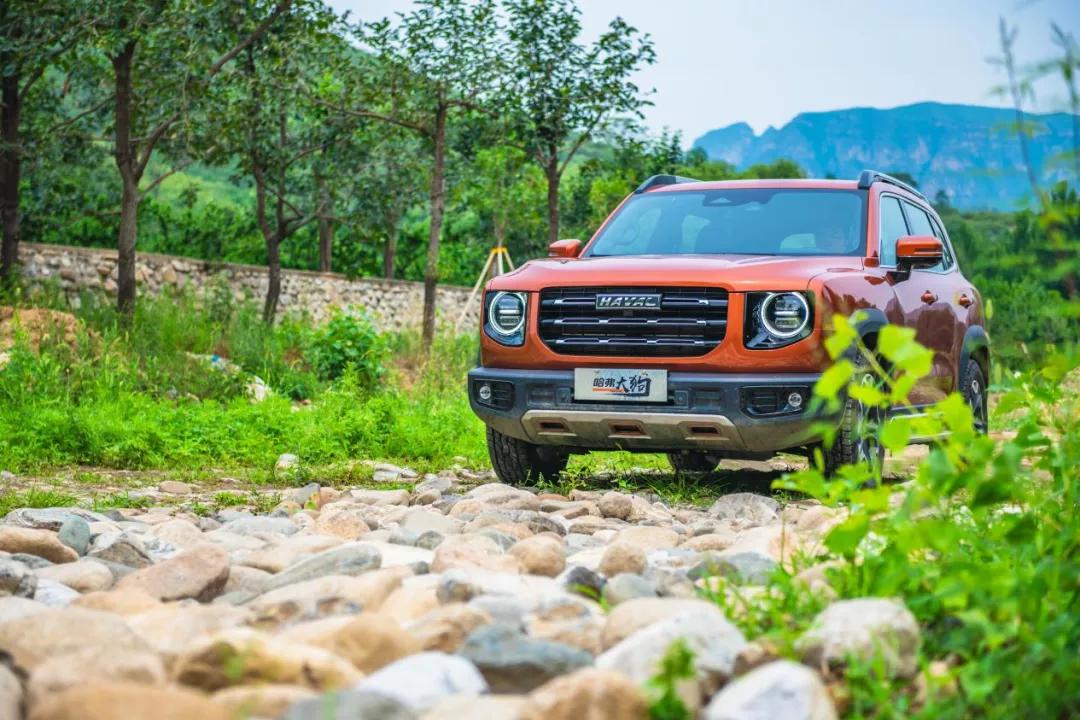 2.0T发动机+两把锁，十多万元的哈弗大狗能不能去野？