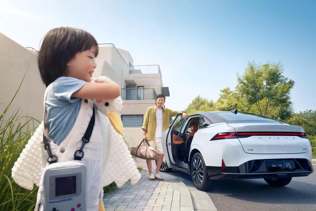 小鹏P5的竞争对手是AION S吗？20万纯电家轿你选谁？