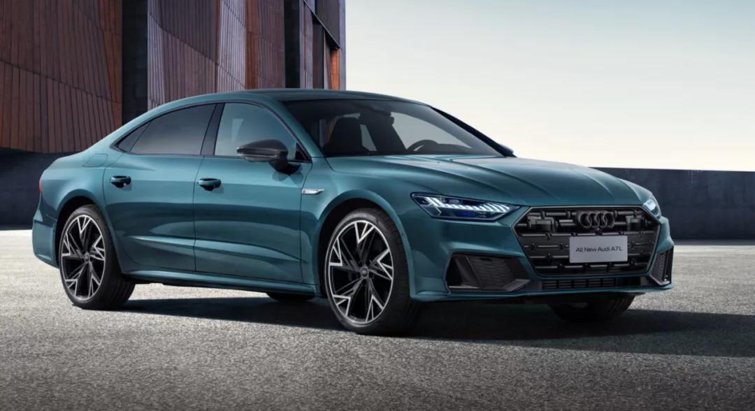 豪车馆人流络绎不绝，消费者都这么有钱了吗？