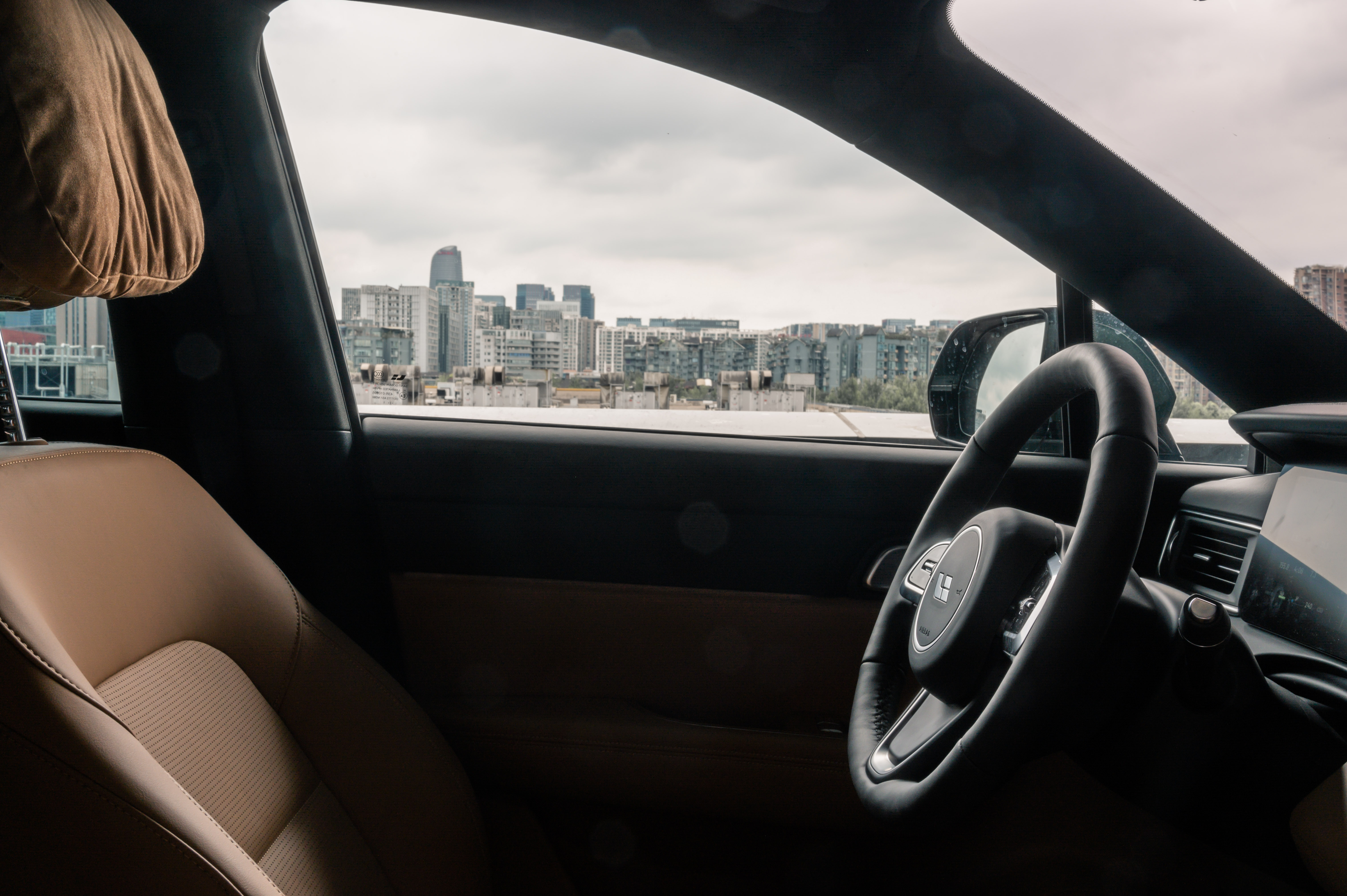 中年人的理想是“理想”，年轻人的理想是什么？