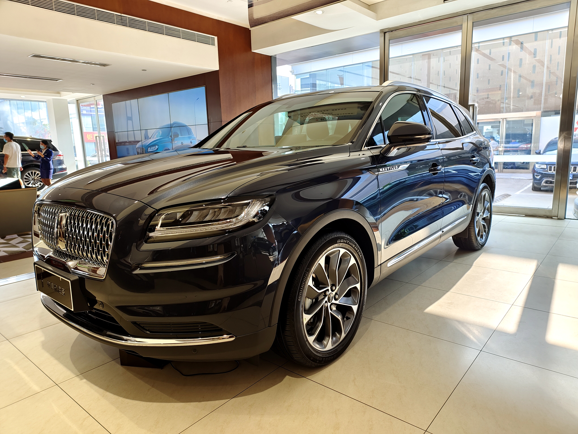 小号撩车:国产后更亲民 实拍长安林肯航海家 空间大/配置足