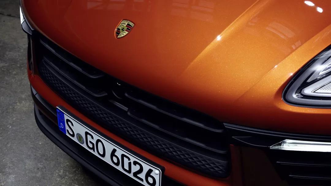 保时捷Macan再次中期改款，外观变化不大、动力提升明显