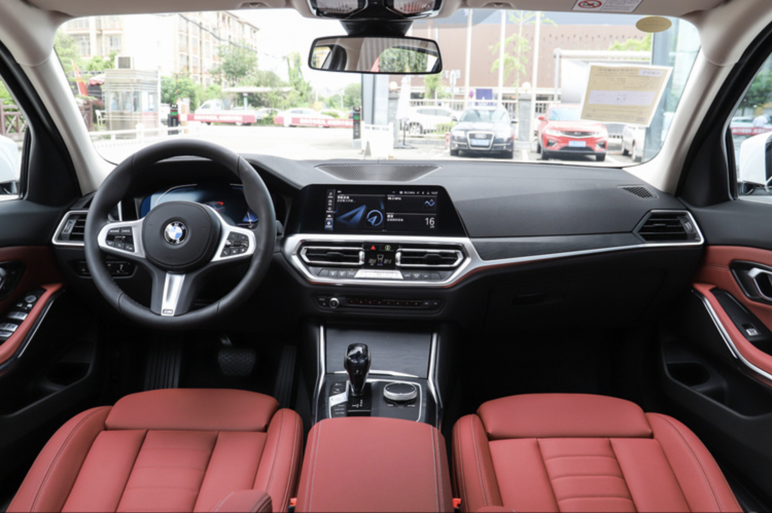 内饰大变样,宝马3系中期改款将换"双联屏"!奔驰:净捡玩剩的