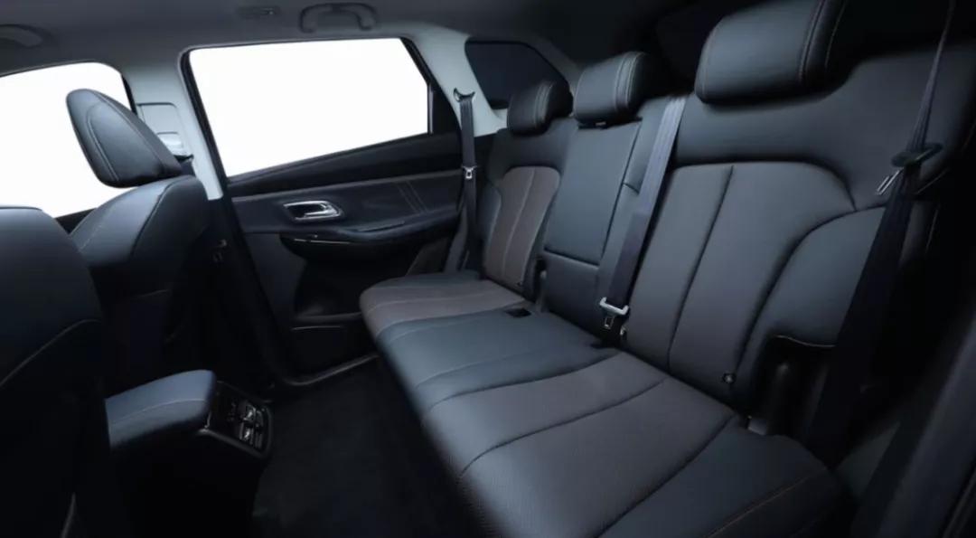 10多万的长安欧尚X7 PLUS还能谈科技？还真能！