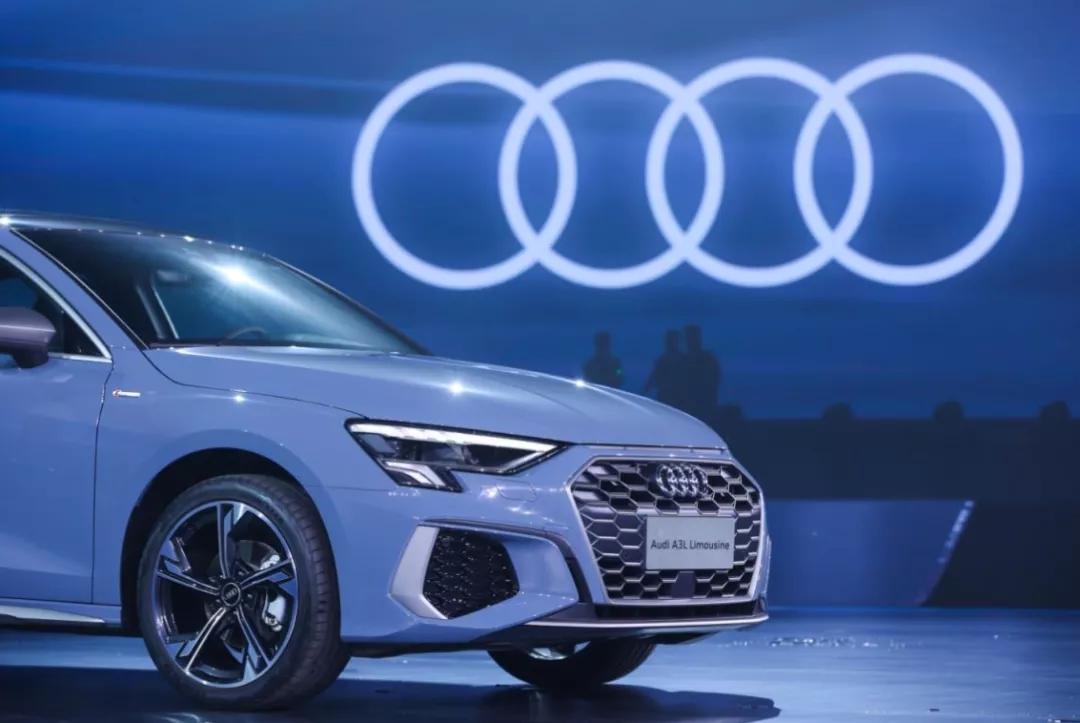 王一博亲签，洛天依、滔搏站台，奥迪这场粉丝盛典阵仗有点大