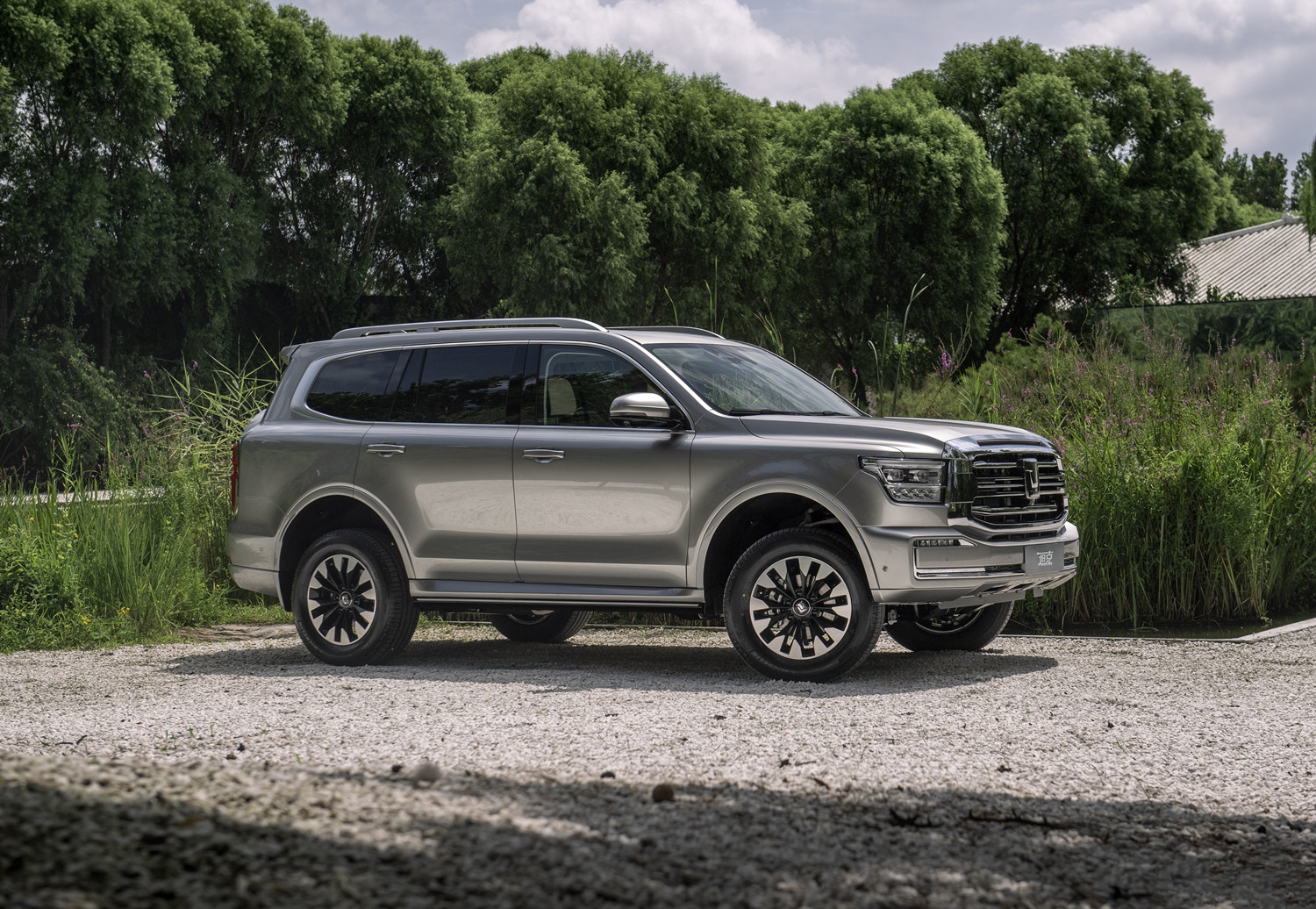 长城最霸气SUV，坦克600官图发布，气势不输丰田陆巡，搭3.0T动力