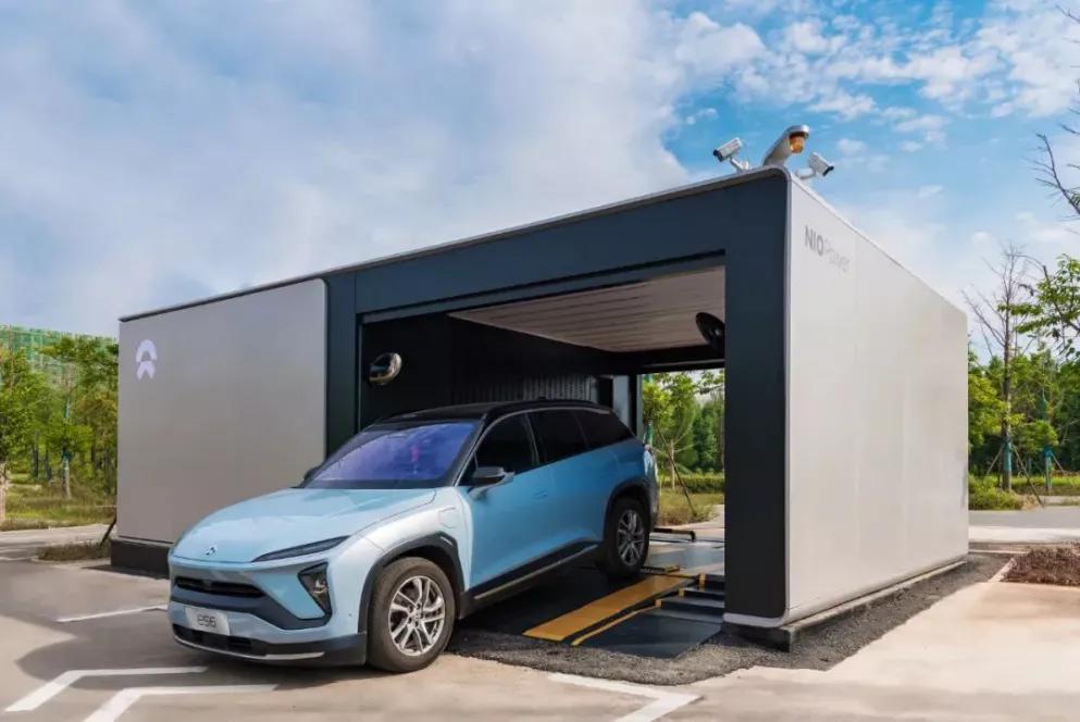 自动驾驶再次被推上风口浪尖；保时捷新概念车预告图发布