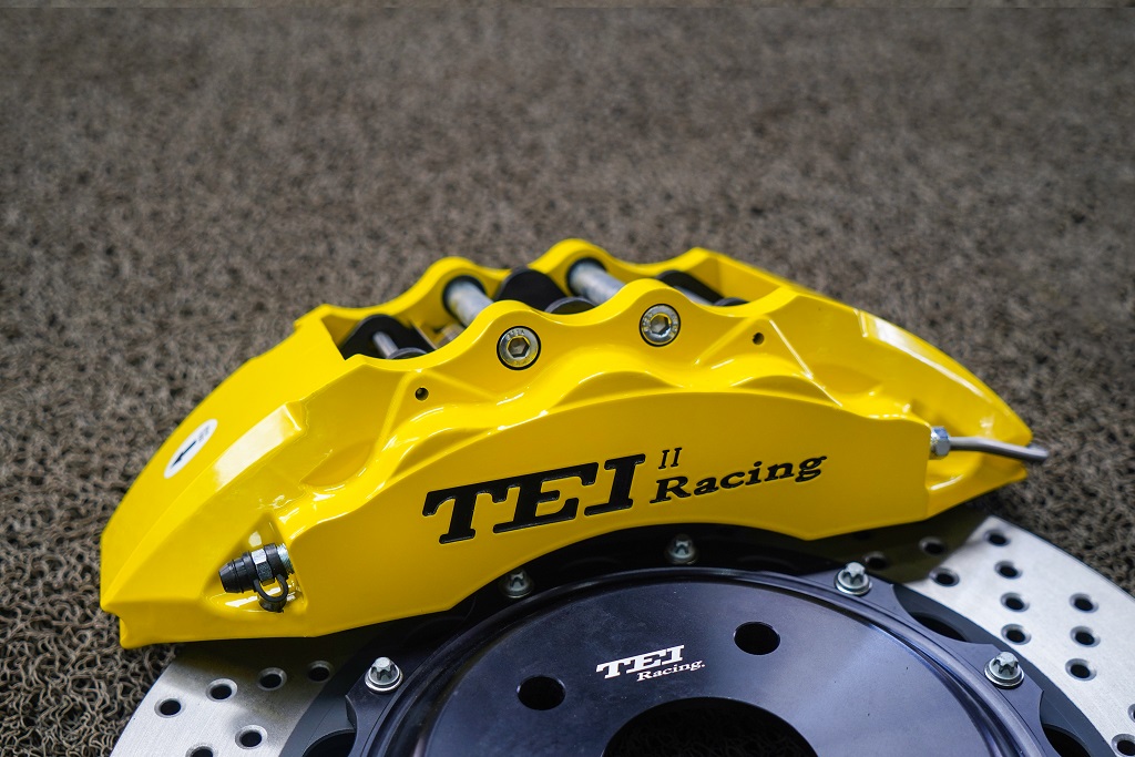 刹车卡钳，丰田锐志改装TEI Racing P60ES街道性能刹车卡钳套装