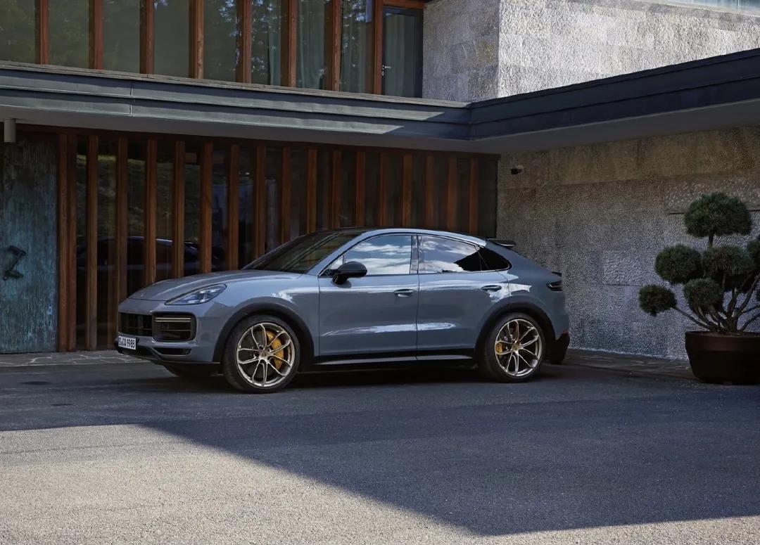 马力超过600匹、赛道圈速比超跑还快，这台保时捷SUV有点意思