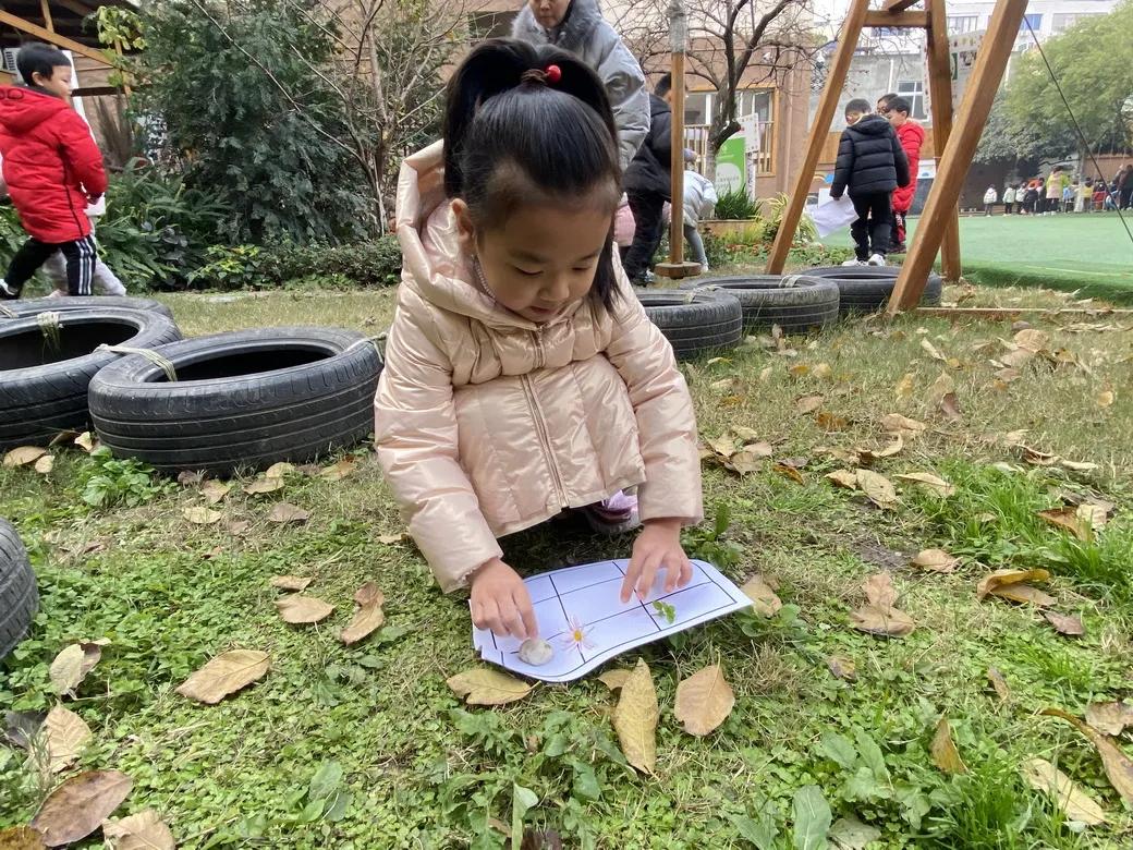 巧用天然材料，感受自然之美丨天府新区华阳幼儿园开展户外活动