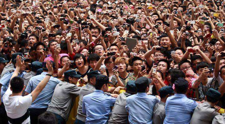 追星应该理智！这些私生饭的行为，说是恐怖片
