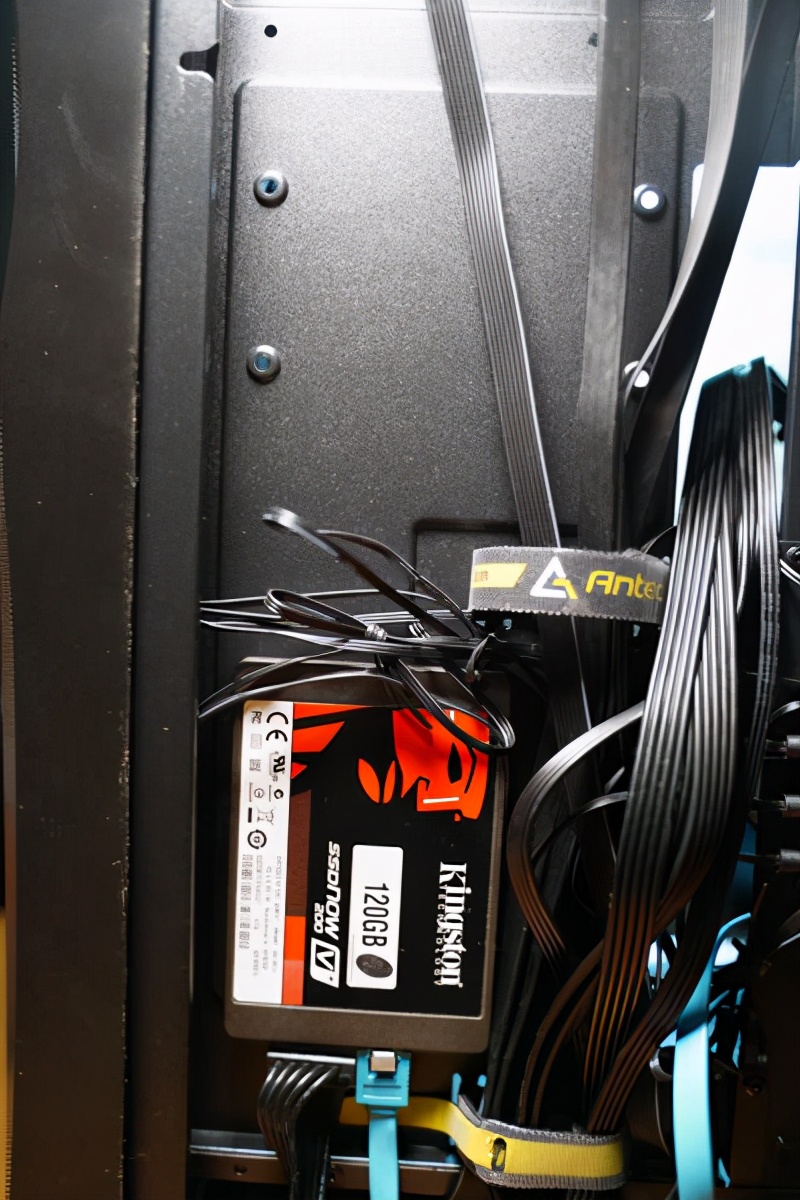 四代目老酒入新瓶：安钛克风行者DF700 Flux装机记录