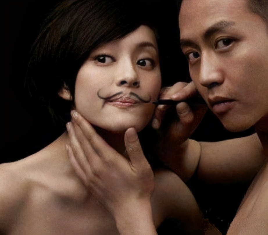 邓超发微博炫耀孙俪为他做饭，却意外爆出家中