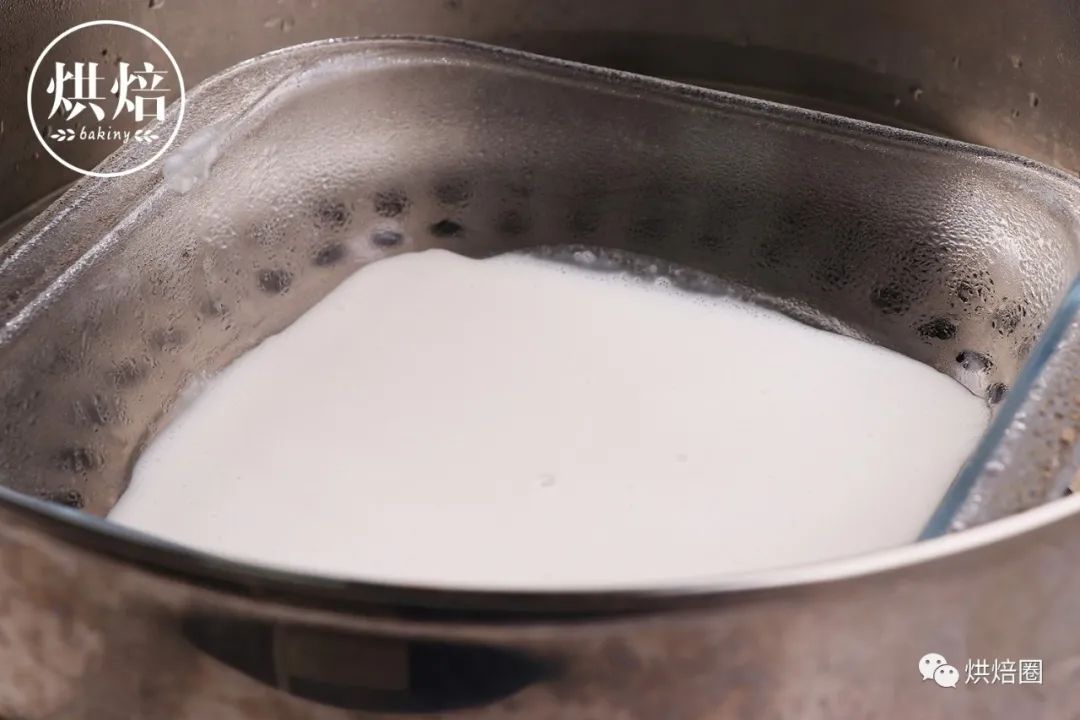 這綠綠的木薯千層糕好清新在東南亞很出名吃起來又糯又潤