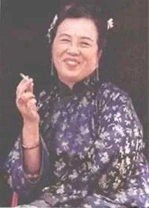 还珠格格被下架 容嬷嬷再次登上热搜