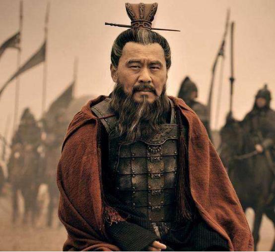 三国马超的军阀父亲，一生尽忠职守，为何遭曹