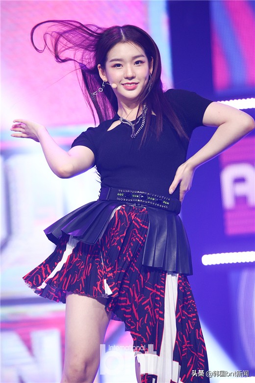 「bnt PHOTO」《冠军秀》10日现场公开 TWICE夺得本周一位