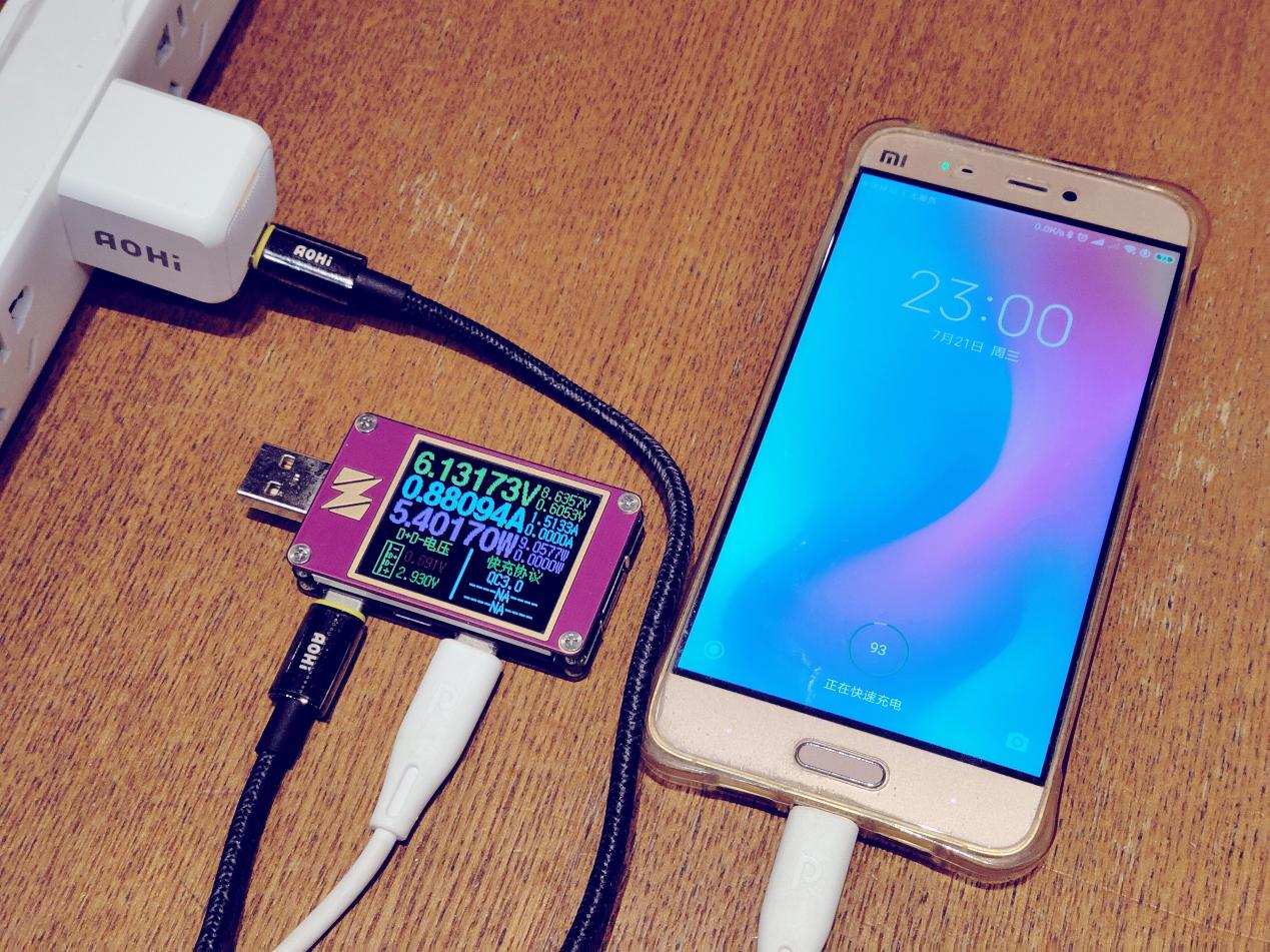 Aohi magcube 20W充电器：品质依旧如一，专为iPhone 12而打造