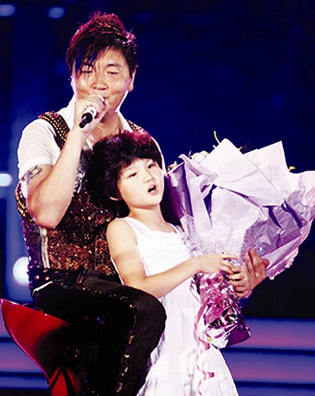 2009年，孙楠为了潘蔚和买红妹离婚，如今50岁买红妹过得又怎样？