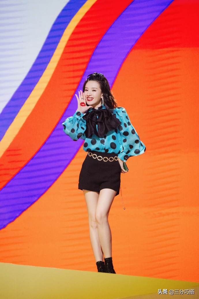 董洁冻龄有方，40岁挑战健美裤看不到半点赘肉，