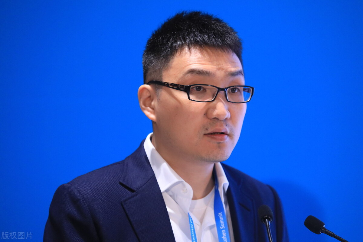 2021福布斯富豪榜：马云下跌，马化腾上涨，他却