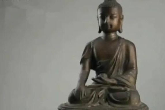 尼姑拿来佛像鉴定，专家说假的，尼姑笑道：“
