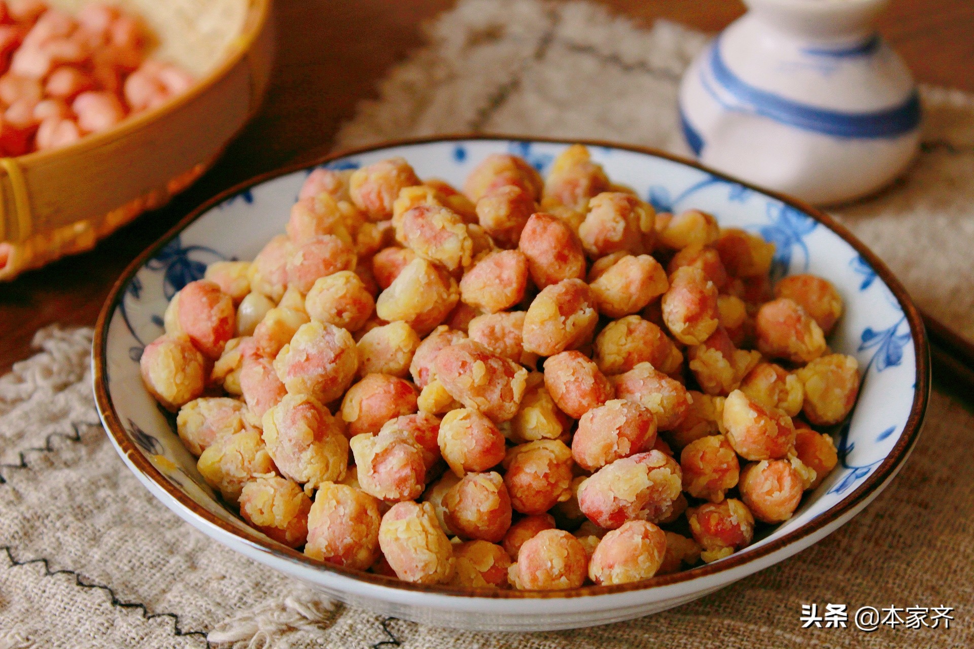 蛋酥花生米的做法，一個雞蛋一碗麵粉，好吃好做，一口一個真是香