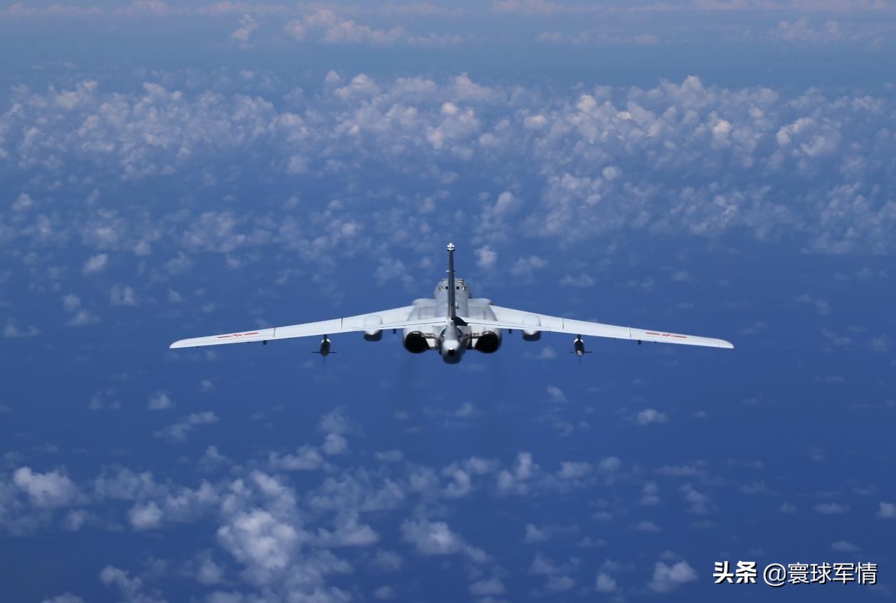 中俄秀出肌肉，6架轰炸机联合战巡日本海、东海，全程遵守国际法规定