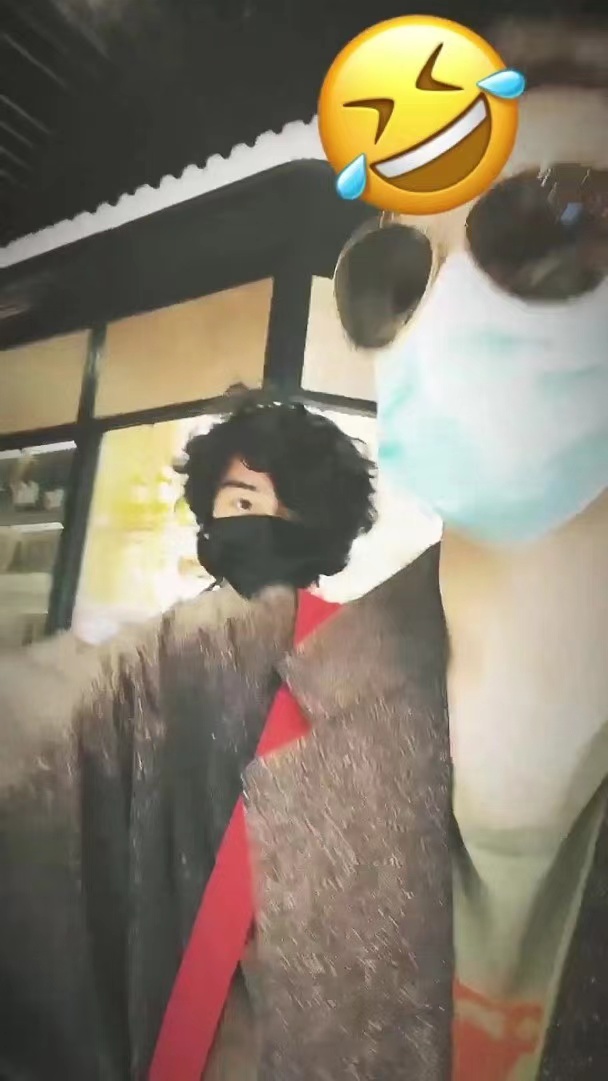 偶遇張柏芝帶兒子逛街，網友大贊母子感情好，互動溫馨有愛