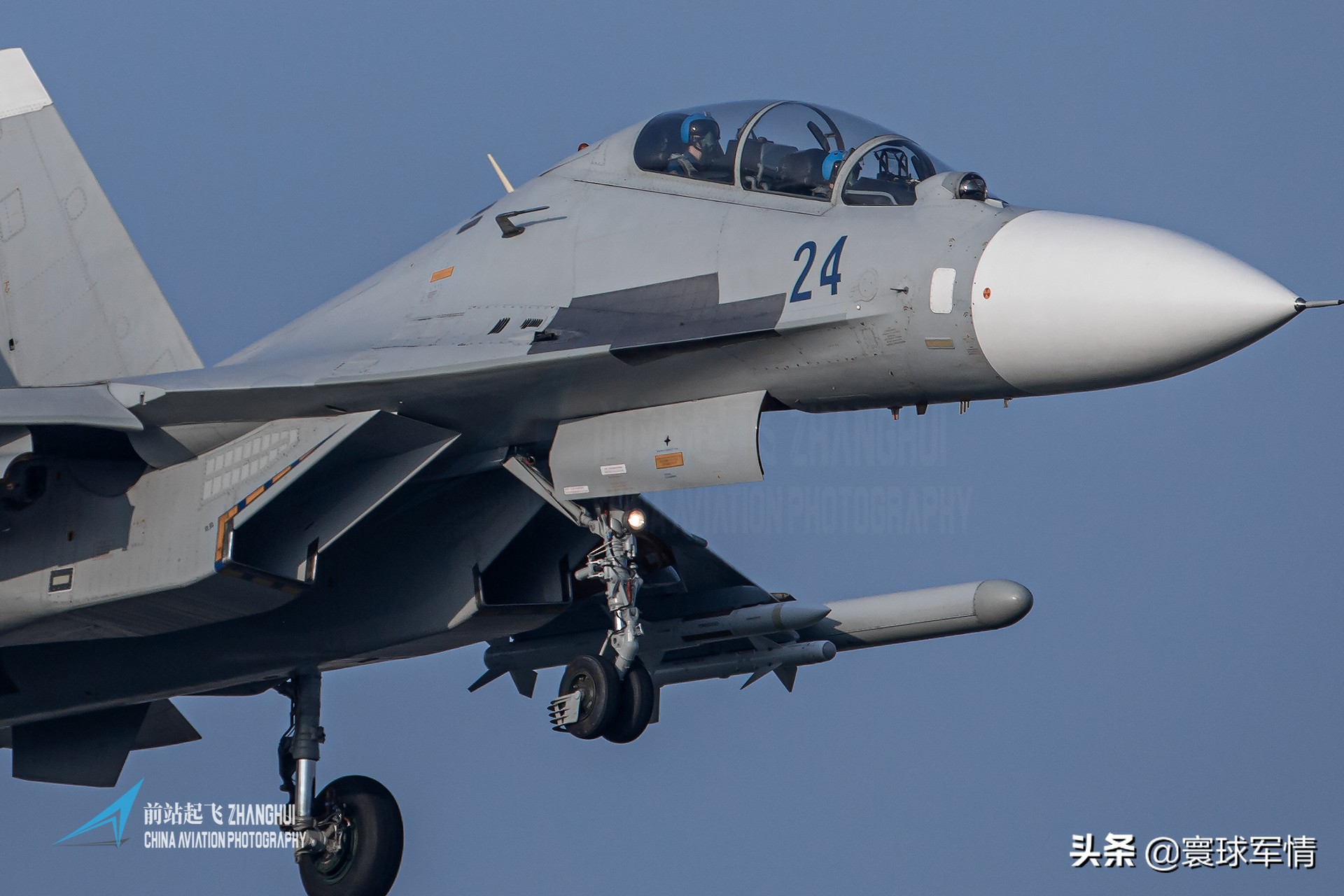 給美軍點顏色看看，15架戰機連續出動接近台島，再次刷新年度規模