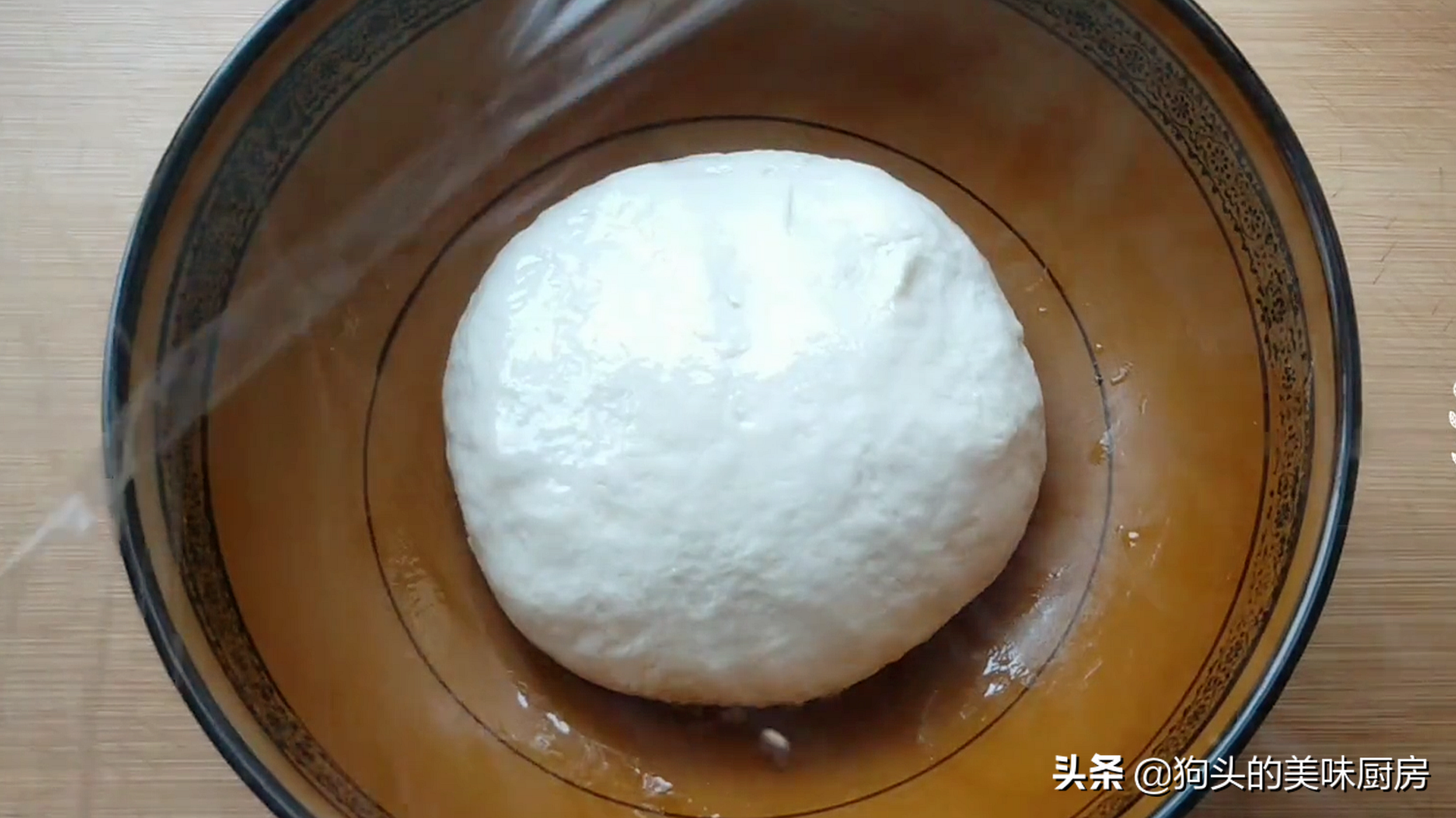 蔥油餅這樣做才外酥裡軟，和麵很關鍵，做對了比手抓餅還好吃