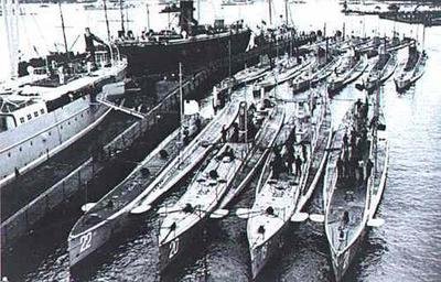“石首鱼”号绝境挣扎再次攻击日军舰队