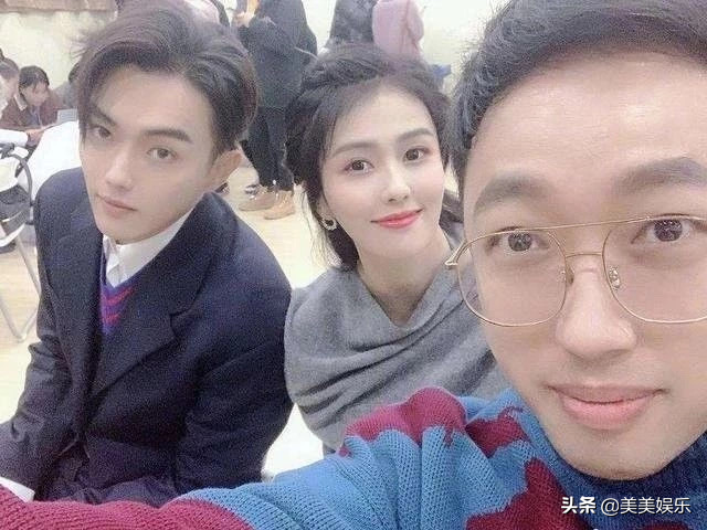 多次被拍亲密互动，同居恋情被曝光，他们真的在一起了？