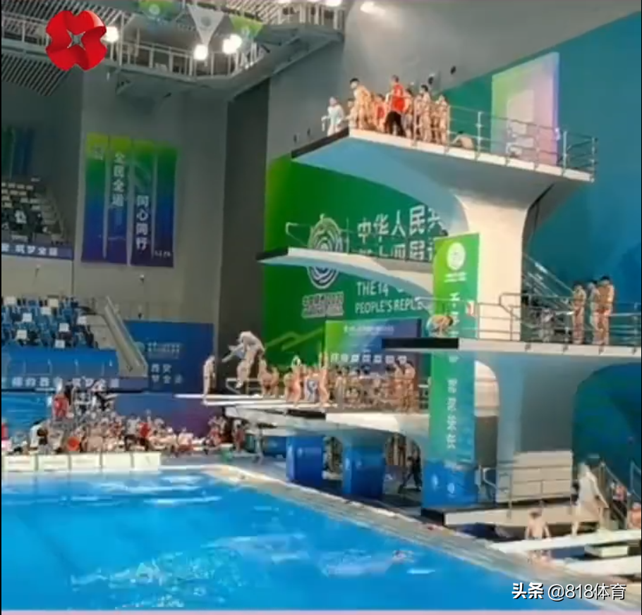 排面!全红婵全运会训练引20人10米台围观,伸脖子往下看水花消失术